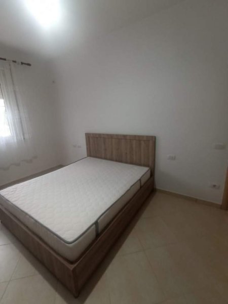 Tirane, jepet me qera Vile 2+1+BLK Kati 1, 68 m² 40.000 Leke (Rruga e Zallit)