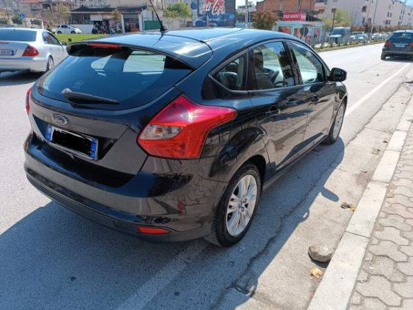 Tirane, shes makine Ford Focus Viti 2011, 5.700 Euro