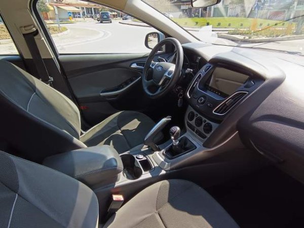 Tirane, shes makine Ford Focus Viti 2011, 5.700 Euro