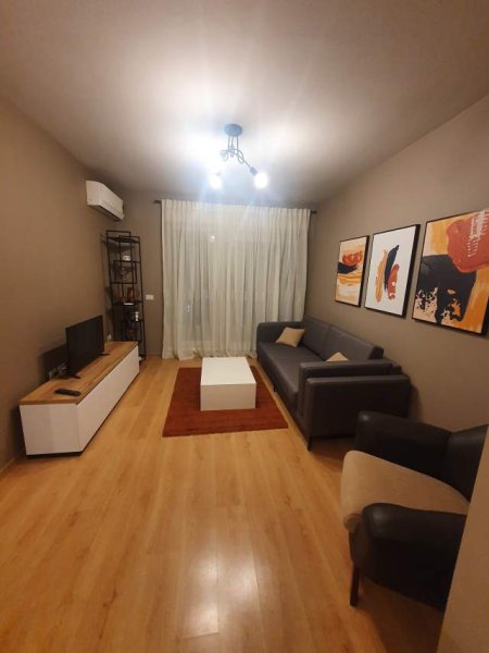 Tirane, jepet me qera apartament modern 1+1+BLK,  kompleksi 'Kontakt' 21-Dhjetori, 500 Euro