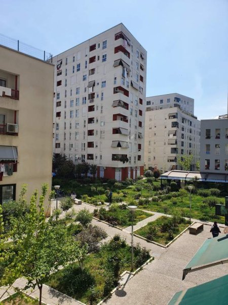 Tirane, jepet me qera apartament modern 1+1+BLK,  kompleksi 'Kontakt' 21-Dhjetori, 500 Euro