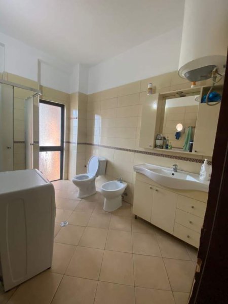 Tirane, shitet apartament 2+1+BLK Kati 4, 116 m² 135.000 Euro (studenti)