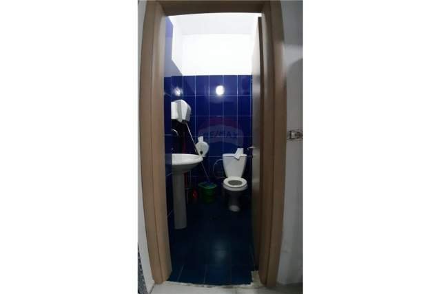 Tirane, jepet me qera ambjent biznesi Kati 0, 75 m² 550 Euro (kopshti zoologjik)