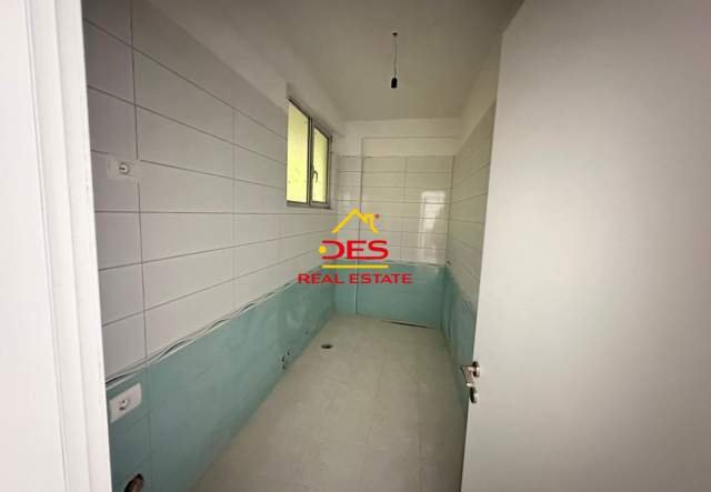 Vlore, ofert apartament 1+1+BLK Kati 2, 82 m² 2.200 Euro/m2 (Rruga Aleksander Moisiu)