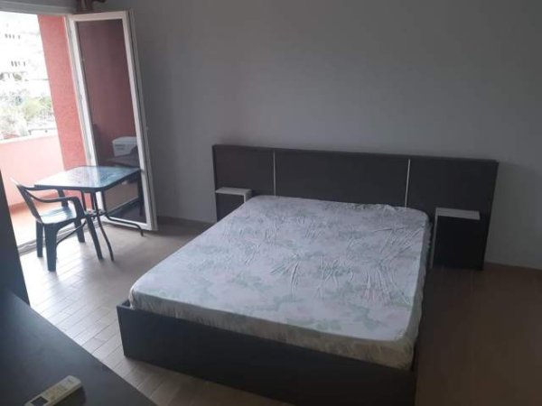 Tirane, jepet me qera garsonier 1+1 Kati 6, 40 m² 33.000 Leke
