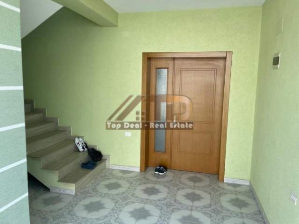 Tirane, shitet Vile 2 Katshe Kati 2, 853 m² 200.000 Euro (Kombinat)