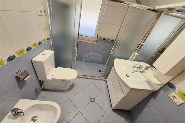 Tirane, jepet me qera apartament 2+1+A+BLK Kati 2, 117 m² 750  (Kompleksi Kolombo)