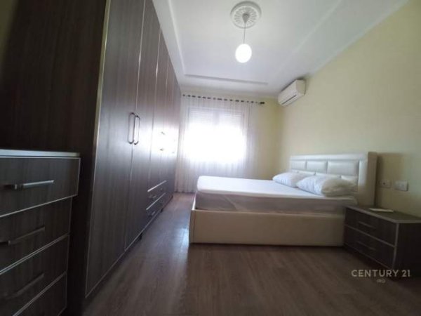 Tirane, jap me qera apartament 2+1 Kati 3, 104 m² 800 Euro