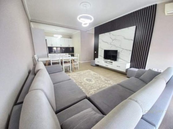 Tirane, jap me qera apartament 2+1 Kati 3, 104 m² 800 Euro
