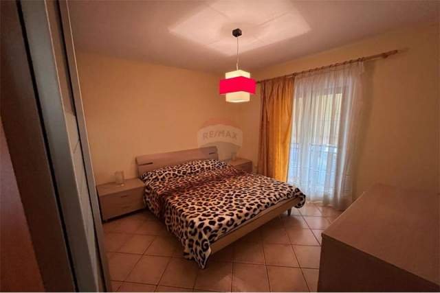 Tirane, jepet me qera apartament 2+1 80 m² 450 Euro (myslym shyr)