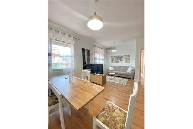 Tirane, jepet me qera apartament 1+1 70 m² 500 Euro (rruga barrikatave)