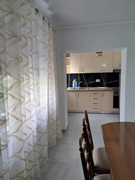 Tirane, jepet me qera apartament 2+1+A+BLK Kati 3, 74 m² 400 Euro (pazari i ri)