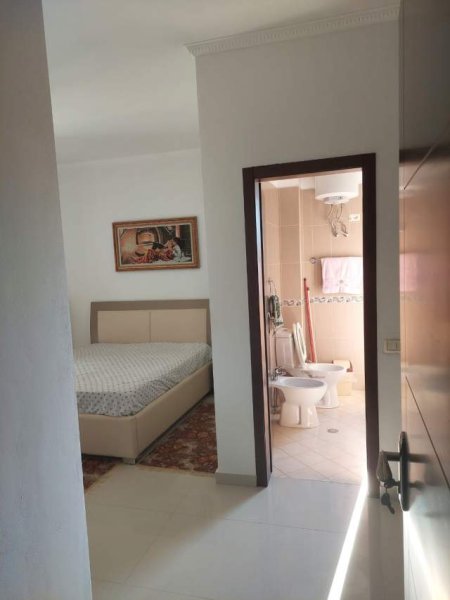 Tirane, jepet me qera Vile 2+1+A+BLK Kati 1, 120 m² 500 Euro