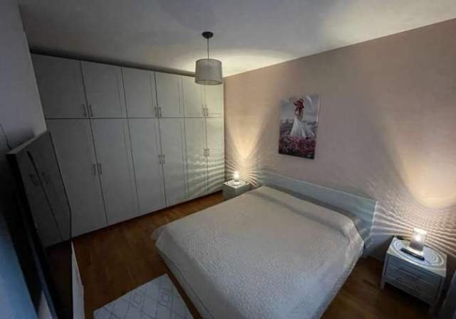 Tirane, jepet me qera apartament Kati 2, 90 m² 650 Euro