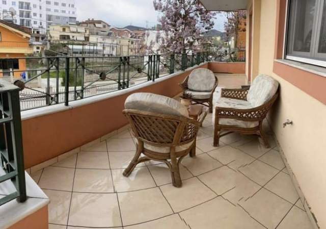 Tirane, jepet me qera Vile 2+1+A+BLK Kati 2, 120 m² 600 Euro