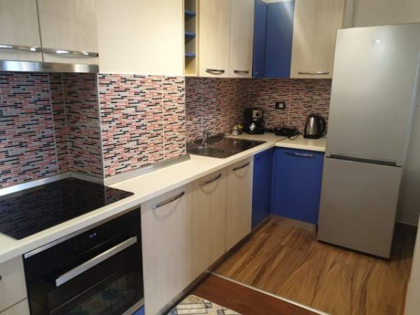 Tirane, jepet me qera apartament 1+1+A Kati 8, 63 m² 650 Euro (Rruga e Dibres)
