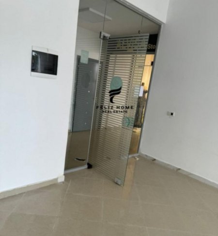 Tirane, jepet me qera zyre Kati 0, 25 m² 450 € (ISH EKSPOZITA)