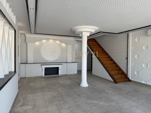 Tirane, jepet me qera ambjent biznesi Kati 0, 2.000 m² 3.600 € (PRUSH)