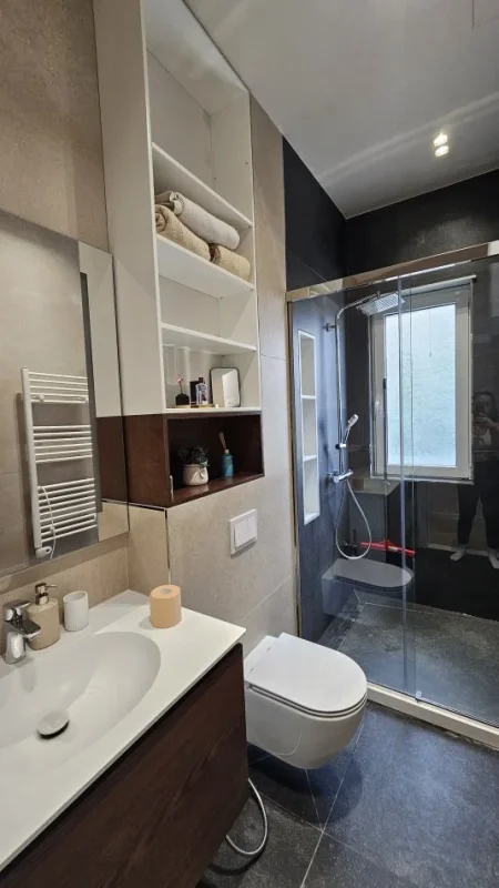 Tirane, jepet me qera apartament 3+1+Aneks+Ballkon Kati 2, 118 m² 1.200 € (RRUGA PETI)