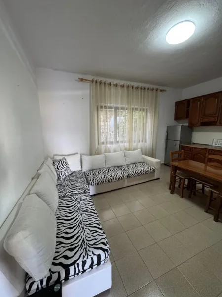 Tirane, jepet me qera apartament 2+1+Parkim, Kati 1, 100 m² 250 €