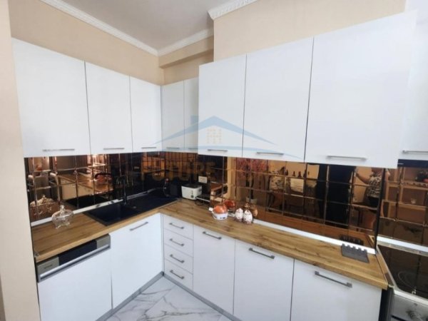 Durres, shitet apartament 1+1+Aneks+Ballkon Kati 3, 78 m² 110.040 € (Golem)