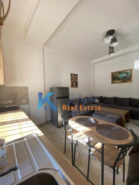 Tirane, jepet me qera apartament 1+1 Kati 0, 45 m² (Rruga e Elbasanit, afer shkolles Osman Myderizi)