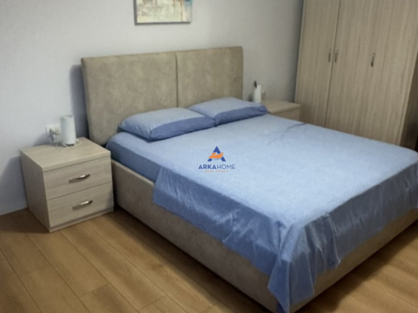 Tirane, jepet me qera apartament 2+1+Ballkon Kati 3, 90 m² 561 € (TE BRRYLI)
