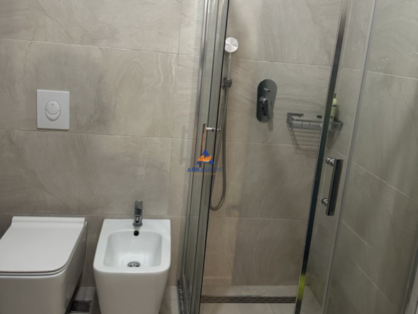 Tirane, jepet me qera apartament 2+1+Ballkon Kati 3, 90 m² 561 € (TE BRRYLI)