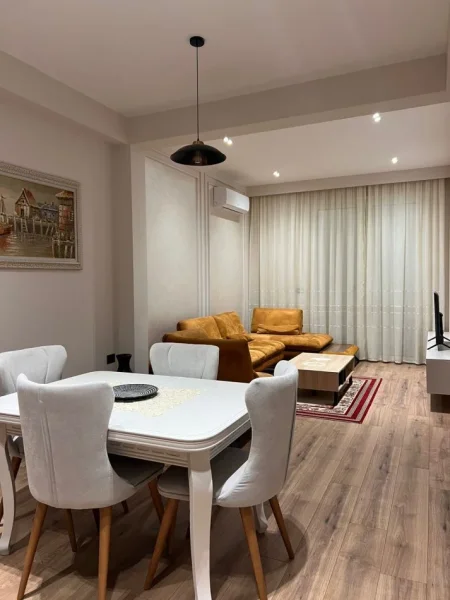 Tirane, jepet me qera apartament 1+1+Ballkon Kati 1, 80 m² 600 € (Rruga e Durresit, prane ish Ambasades Jugosllave)