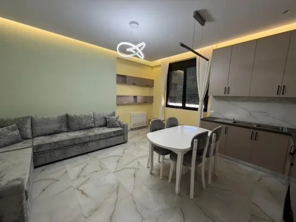 Tirane, jepet me qera apartament 2+1+Ballkon Kati 3, 100 m² 600 € (Vasil Shanto)