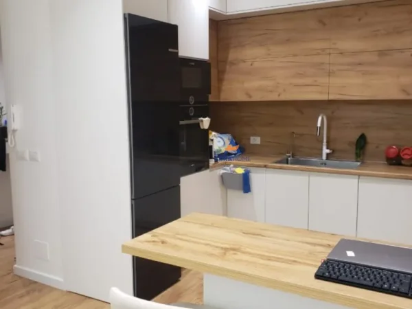 Tirane, shitet apartament 2+1+Ballkon Kati 1, 118 m² 260.000 € (KOMPLEKSI OAZIS ,UNAZA E RE)