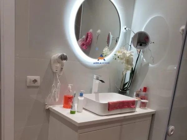 Tirane, shitet apartament 2+1+Ballkon Kati 1, 118 m² 260.000 € (KOMPLEKSI OAZIS ,UNAZA E RE)