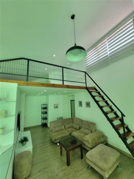 Tirane, jepet me qera apartament 2+1 Kati 3, 80 m² 500 € (Zogu i zi, prane bllokut te ambasadave)