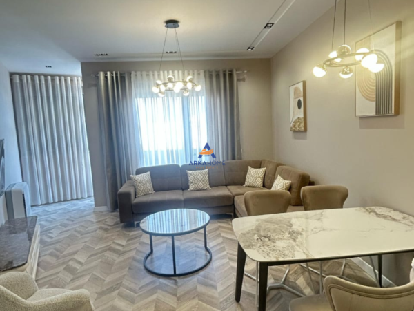 Tirane, shitet apartament 2+1+Ballkon Kati 7, 120 m² 360.000 € (9 KATESHET,QENDER)