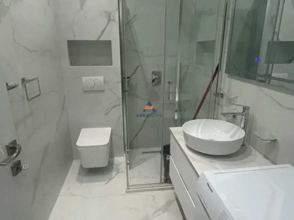 Tirane, shitet apartament 2+1+Ballkon Kati 7, 120 m² 360.000 € (9 KATESHET,QENDER)