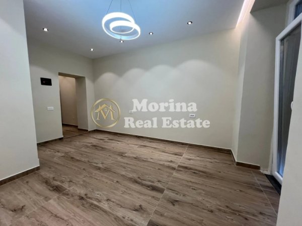 Tirane, jepet me qera ambjent biznesi Kati 1, 30 m² 800 € (Drejtoria e Policise)