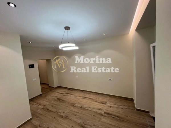 Tirane, jepet me qera ambjent biznesi Kati 1, 30 m² 800 € (Drejtoria e Policise)