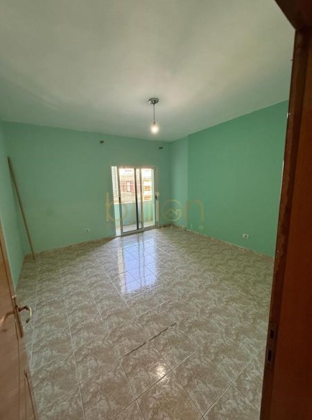 Tirane, shitet 3+1+Ballkon , 120 m² 258.000 € (Komuna Parisit)