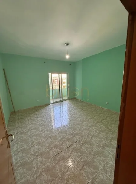 Tirane, shitet 3+1+Ballkon , 120 m² 248.000 € (Komuna Parisit)