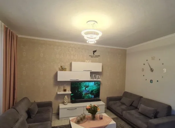 Tirane, jepet me qera apartament 1+1+Ballkon Kati 5, 70 m² 550 € (KONGRESI MANASTIRIT)