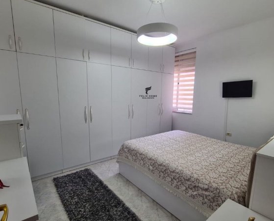 Tirane, jepet me qera apartament 1+1+Ballkon Kati 5, 70 m² 550 € (KONGRESI MANASTIRIT)