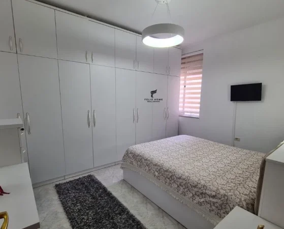 Tirane, jepet me qera apartament 1+1+Ballkon Kati 5, 70 m² 550 € (KONGRESI MANASTIRIT)