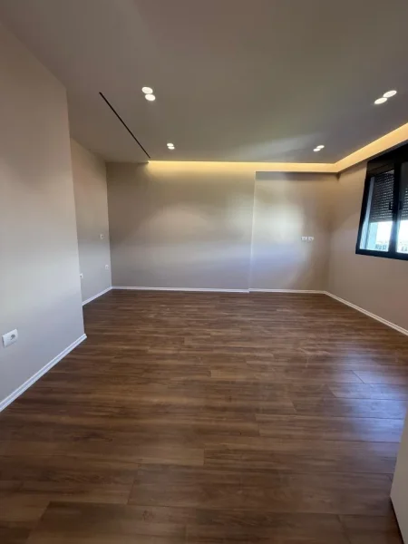 Tirane, shitet apartament 1+1+Aneks+Ballkon Kati 2, 71 m² 120.700 € (Selite)