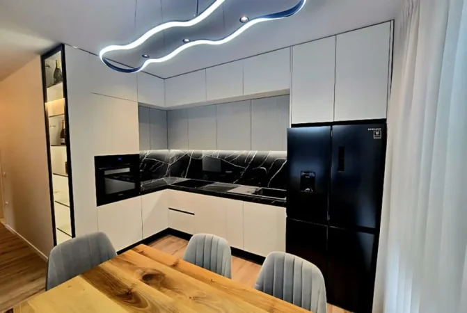 Tirane, jepet me qera apartament 2+1+Ballkon Kati 4, (rruga xhanfize keko)