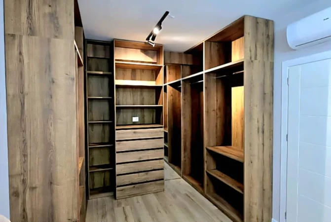 Tirane, jepet me qera apartament 2+1+Ballkon Kati 4, (rruga xhanfize keko)