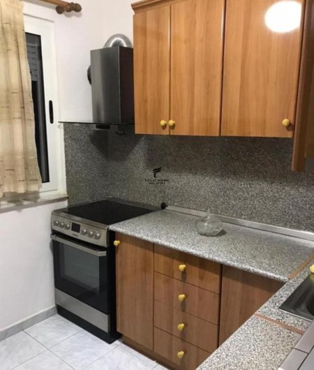 Tirane, jepet me qera apartament 2+1+Ballkon Kati 6, 96 m² 500 € (MINE PEZA)