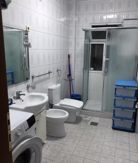 Tirane, jepet me qera apartament 2+1+Ballkon Kati 6, 96 m² 500 € (MINE PEZA)