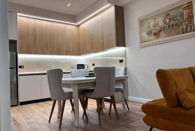 Tirane, jepet me qera Vile 1+1+Ballkon Kati 1, 80 m² 600 € 