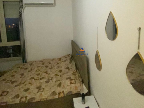 Tirane, jepet me qera apartament 1+1+Ballkon Kati 4, 50 m² 400 € (PALLATET FRATARI,UNAZA E RE)