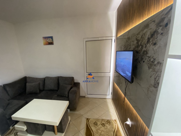 Tirane, jepet me qera apartament 1+1+Ballkon Kati 4, 50 m² 400 € (PALLATET FRATARI,UNAZA E RE)